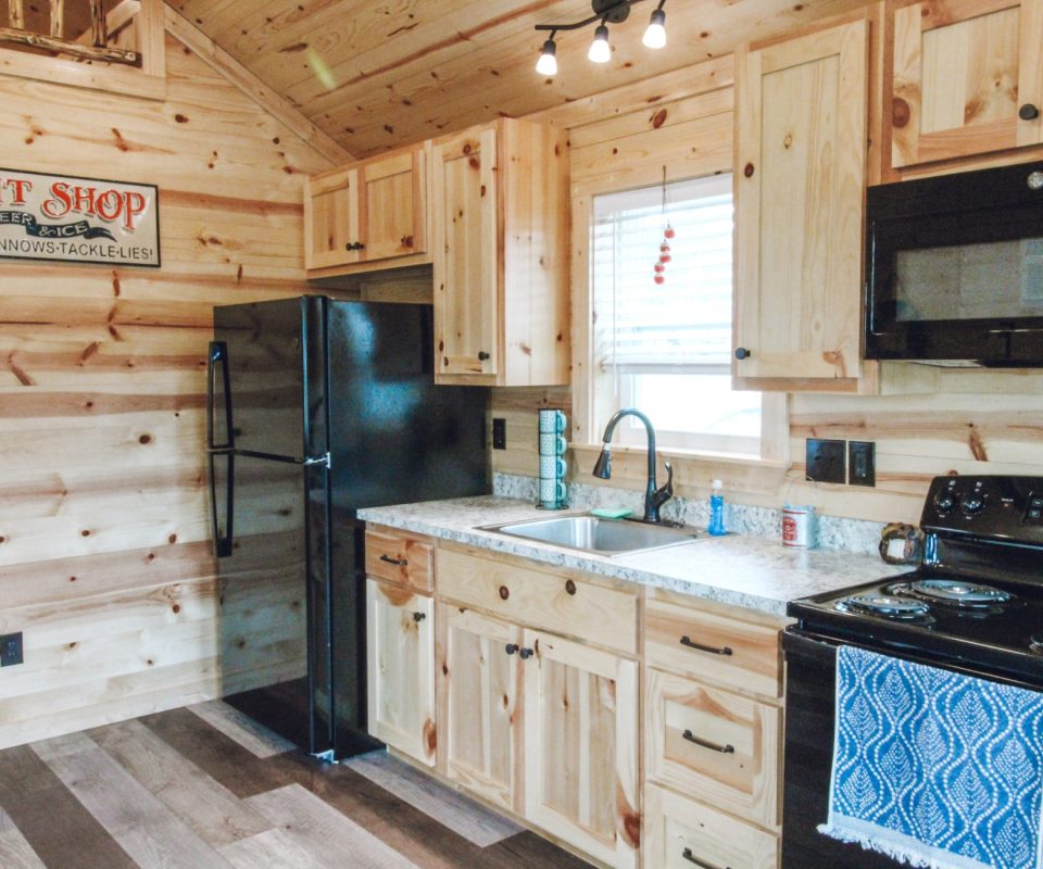 lake livingston cabin kitchen
